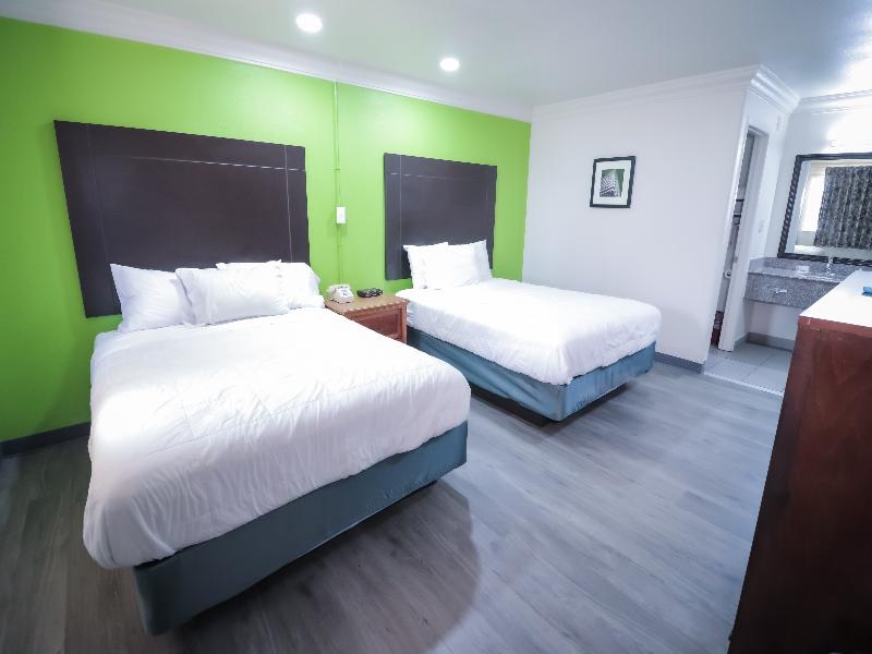 RODEWAYINN LACKLAND AFB NEAR SEA WORLD -Rivar Walk image