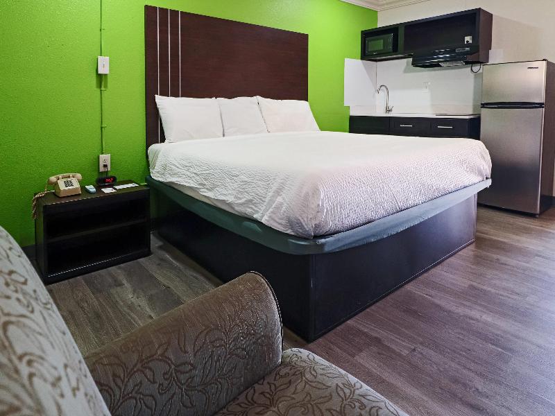 RODEWAYINN LACKLAND AFB NEAR SEA WORLD -Rivar Walk image