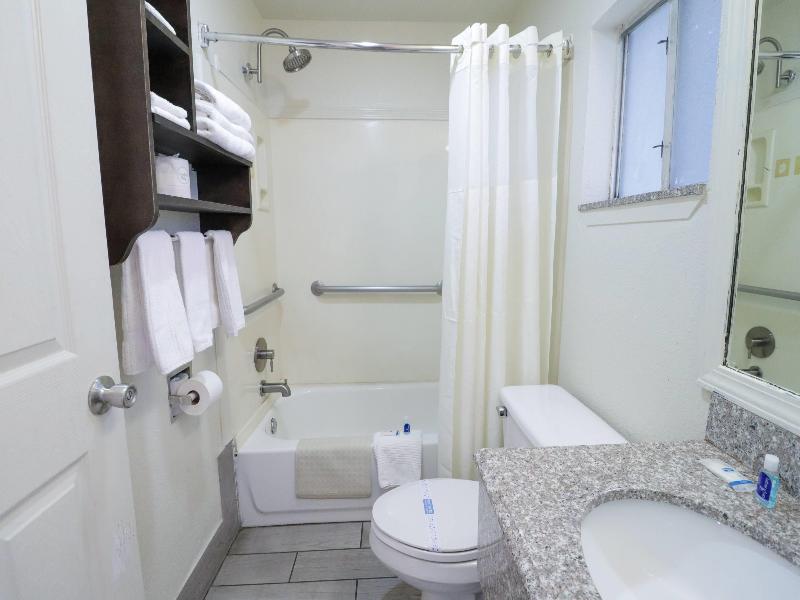 RODEWAYINN LACKLAND AFB NEAR SEA WORLD -Rivar Walk image