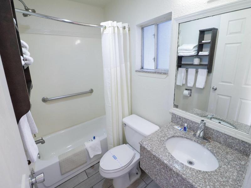 RODEWAYINN LACKLAND AFB NEAR SEA WORLD -Rivar Walk image