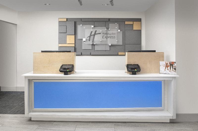 Holiday Inn Express San Antonio N-Riverwalk Area