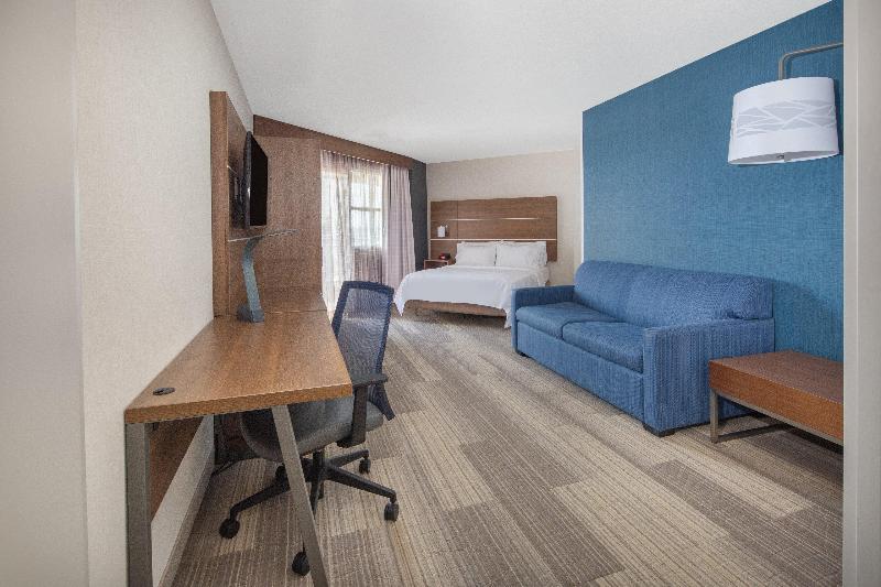 Holiday Inn Express Airport Old Town image