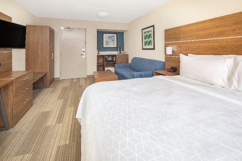 Holiday Inn Express Airport Old Town image