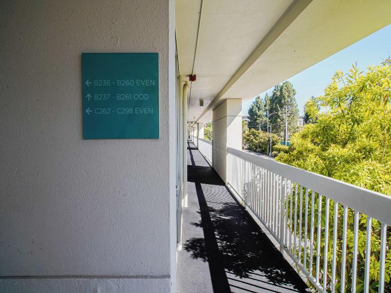 Uptown Oasis San Jose Airport image