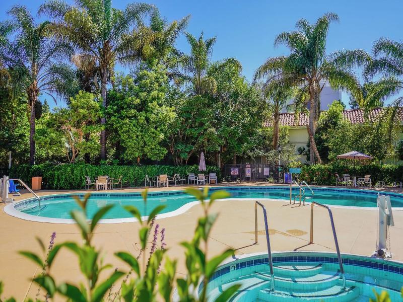 Uptown Oasis San Jose Airport image