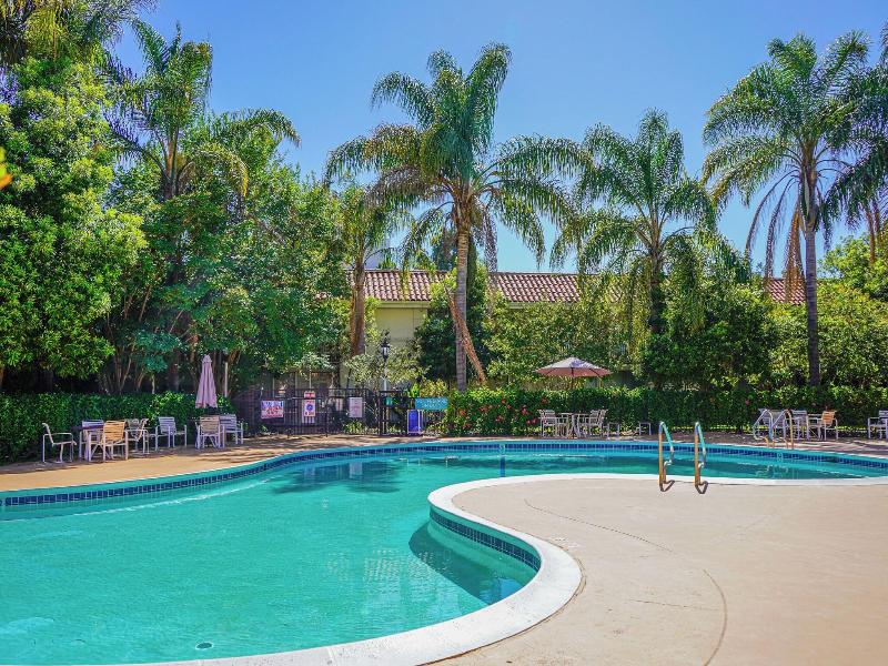 Uptown Oasis San Jose Airport image