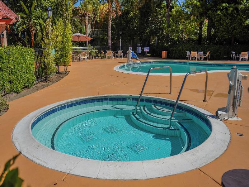 Uptown Oasis San Jose Airport image