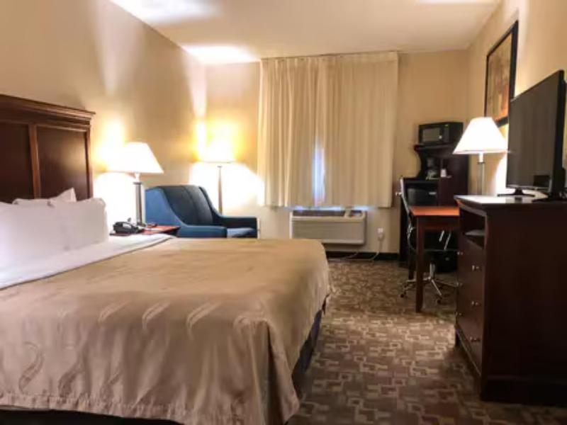 Quality Inn I-70 at Wanamaker image