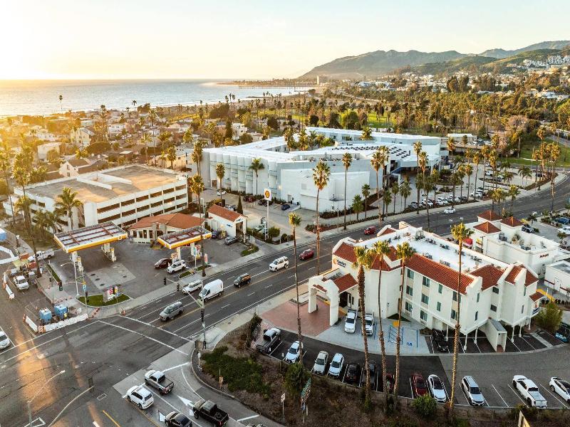 Comfort Inn & Suites Ventura Beach image