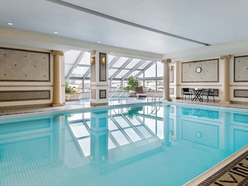 Sheraton Gateway Hotel in Toronto Int'l Airport image