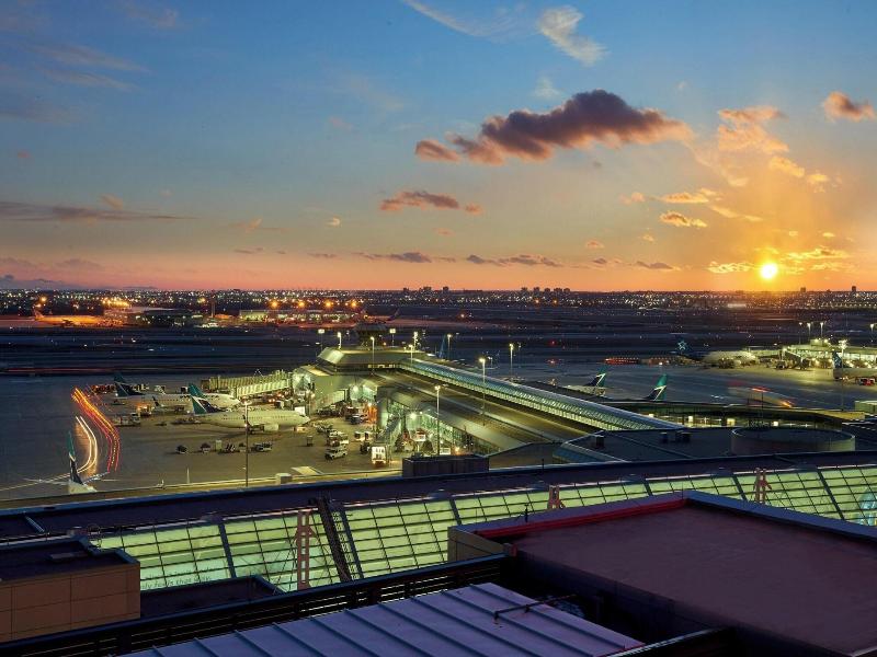 Sheraton Gateway Hotel in Toronto Int'l Airport image