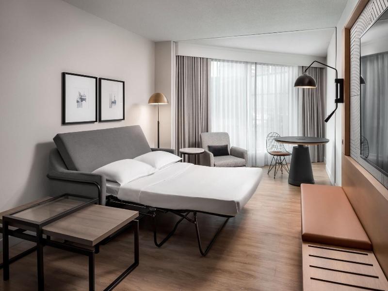 Sheraton Gateway Hotel in Toronto Int'l Airport image