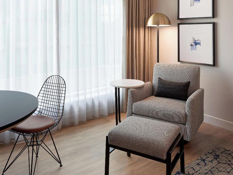 Sheraton Gateway Hotel in Toronto Int'l Airport image