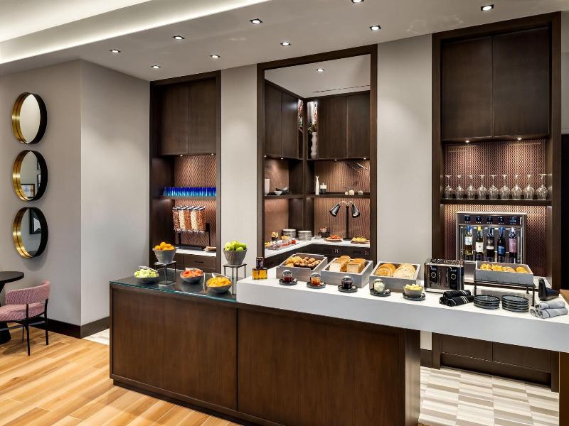 Sheraton Gateway Hotel in Toronto Int'l Airport image