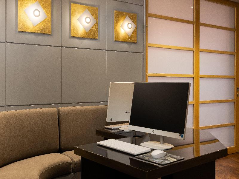 Holiday Inn Milan Garibaldi Station image