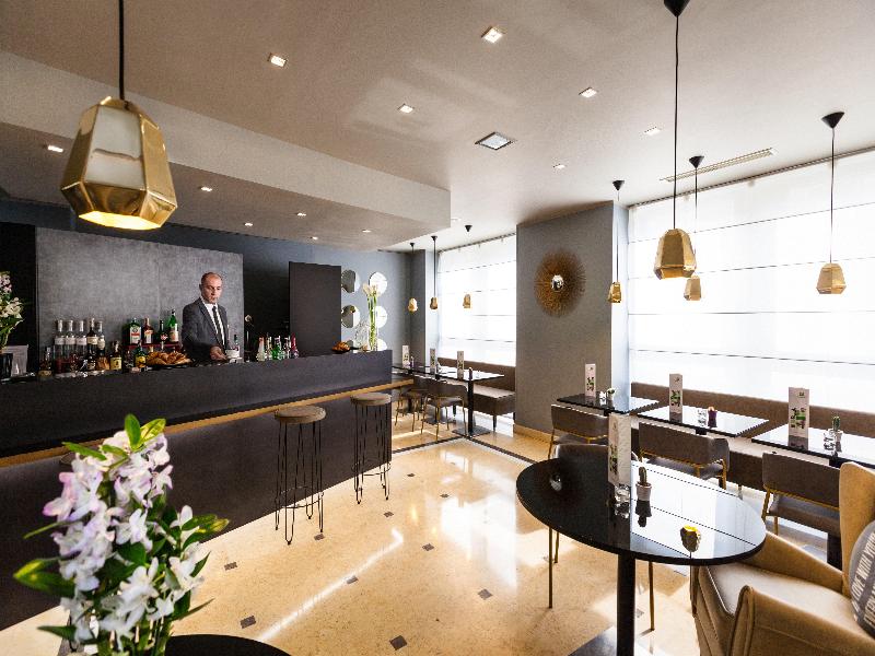Holiday Inn Milan Garibaldi Station image