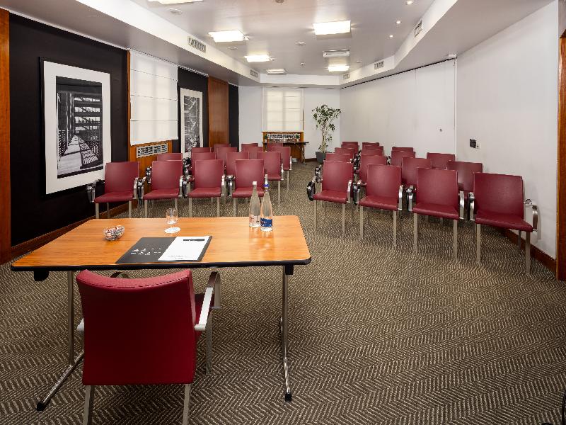Holiday Inn Milan Garibaldi Station image