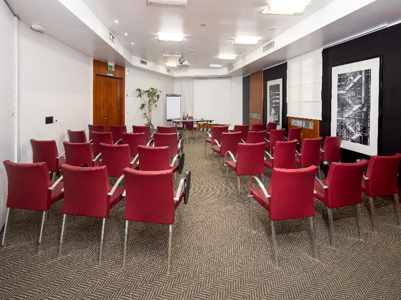 Holiday Inn Milan Garibaldi Station image