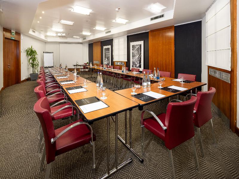 Holiday Inn Milan Garibaldi Station image