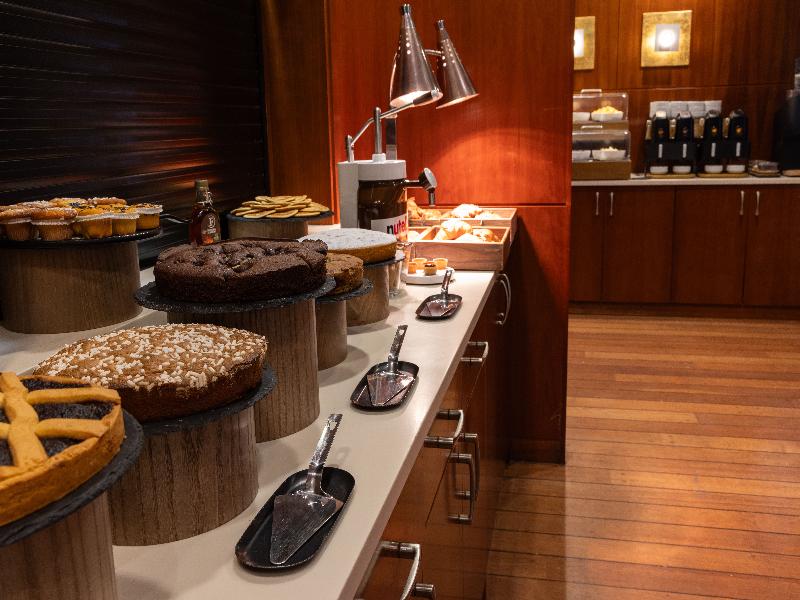 Holiday Inn Milan Garibaldi Station image