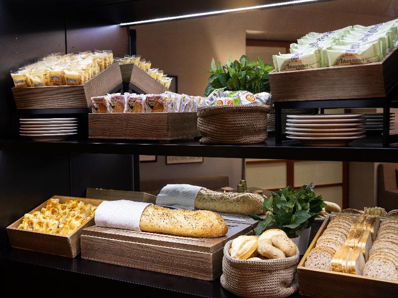 Holiday Inn Milan Garibaldi Station image