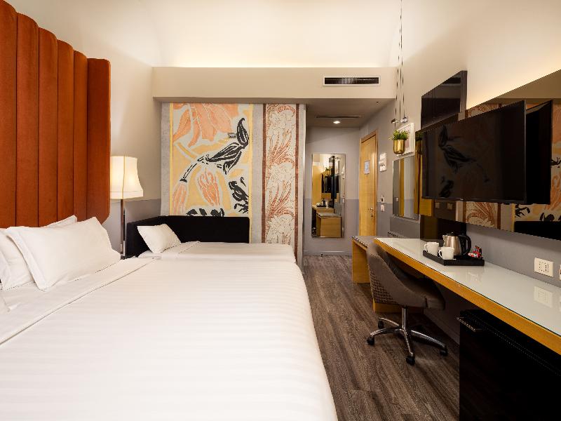 room detail thumbnail 1