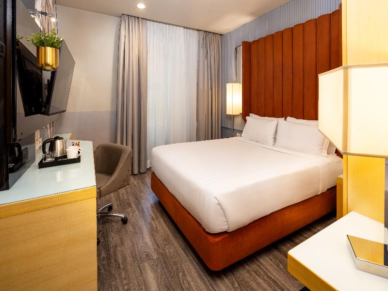 Holiday Inn Milan Garibaldi Station image