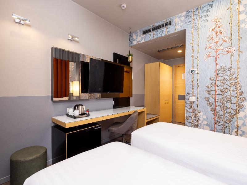 Holiday Inn Milan Garibaldi Station image