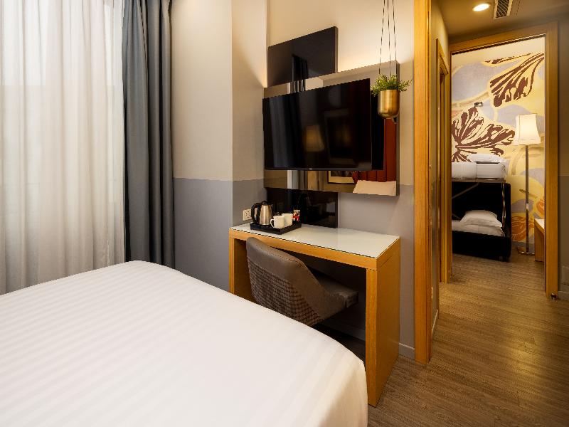 Holiday Inn Milan Garibaldi Station image