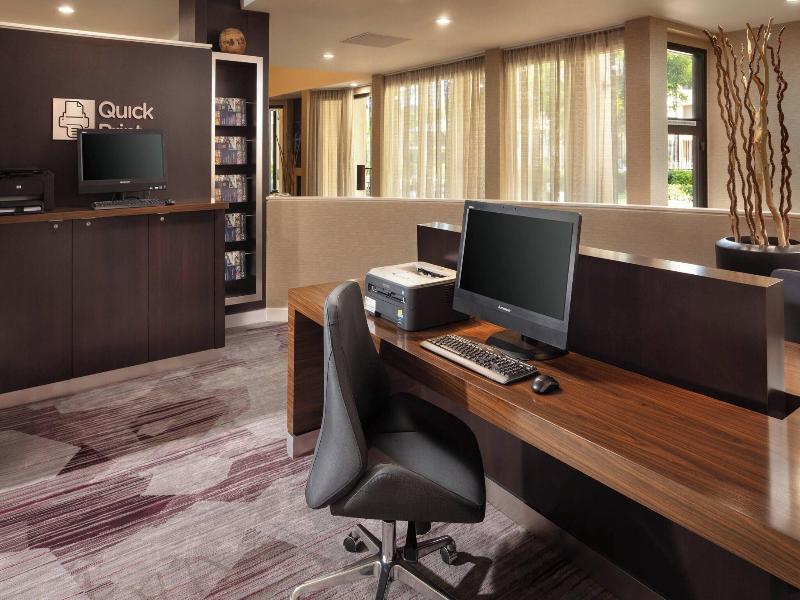 Courtyard By Marriott Santa Ana image