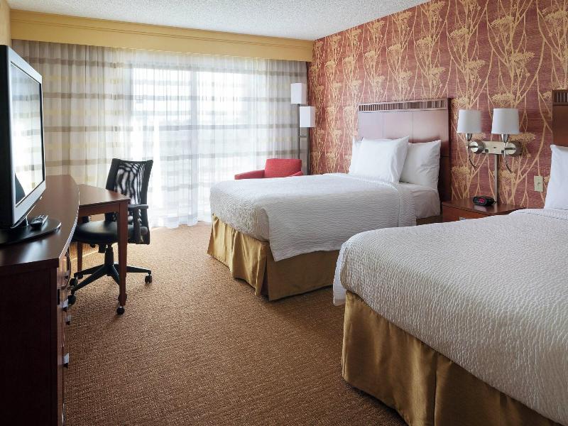 Courtyard By Marriott Santa Ana image