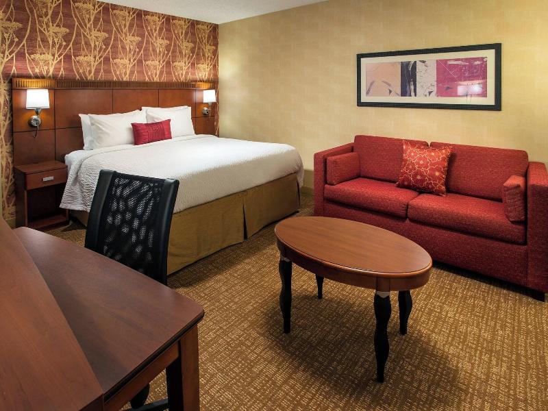 Courtyard By Marriott Santa Ana image
