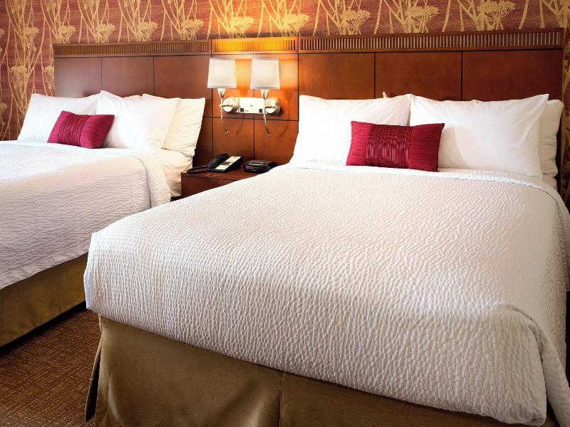 Courtyard By Marriott Santa Ana image