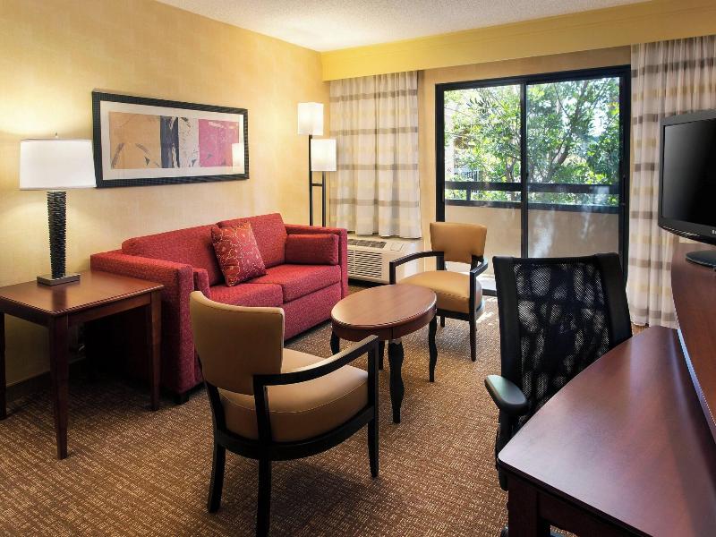 Courtyard By Marriott Santa Ana image