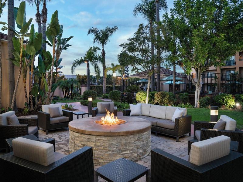 Courtyard By Marriott Santa Ana image