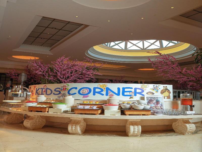 Sheraton Oman image