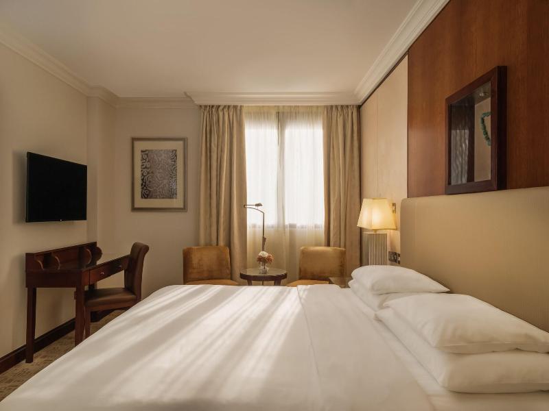 Sheraton Oman image