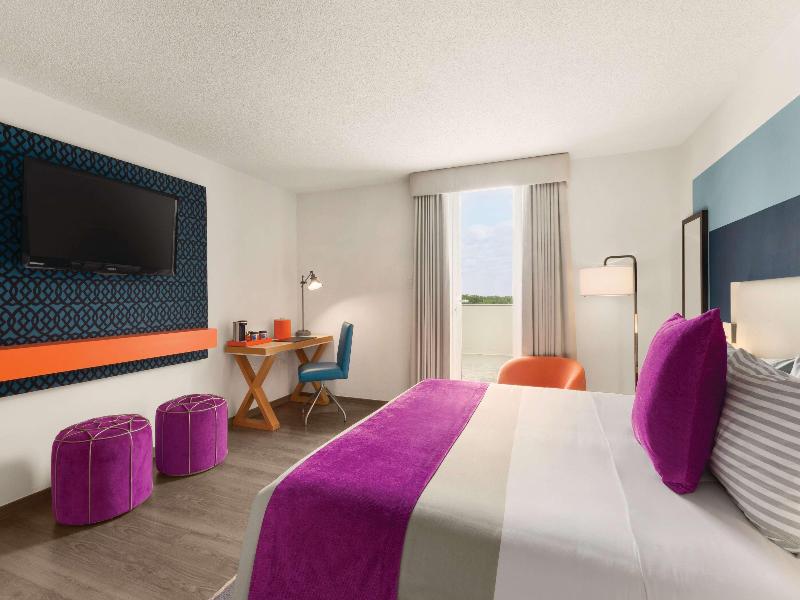 TRYP By Wyndham Isla Verde image
