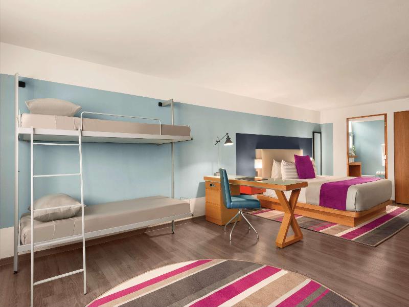 TRYP By Wyndham Isla Verde image