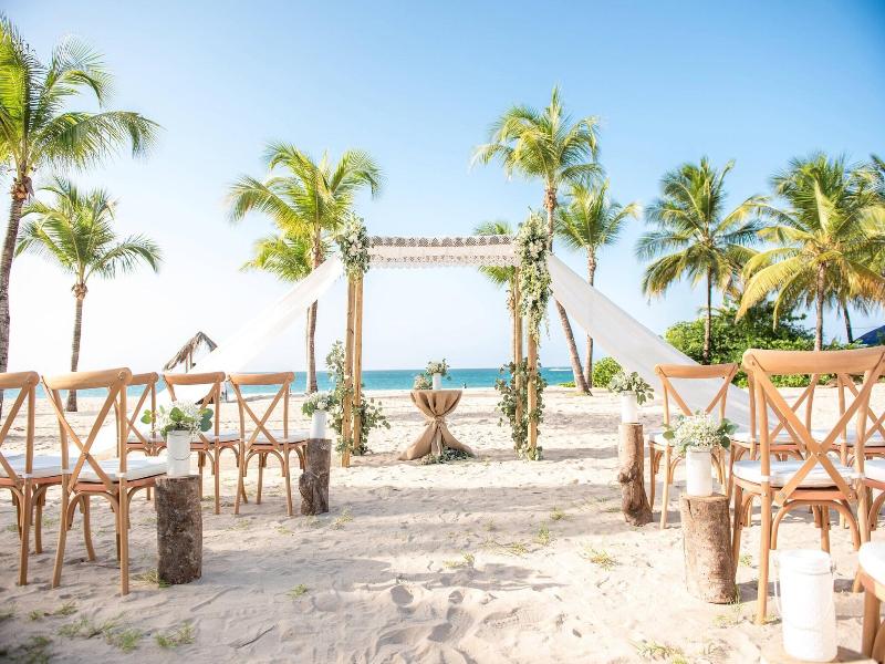 Courtyard Isla Verde Beach Resort image