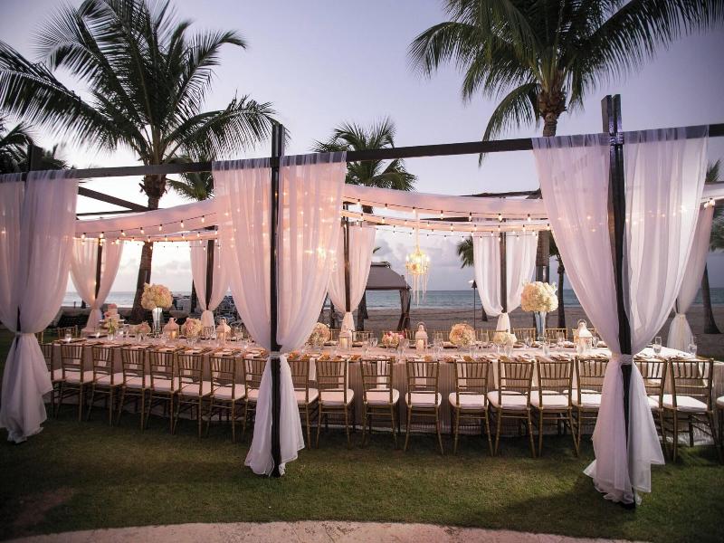 Courtyard Isla Verde Beach Resort image