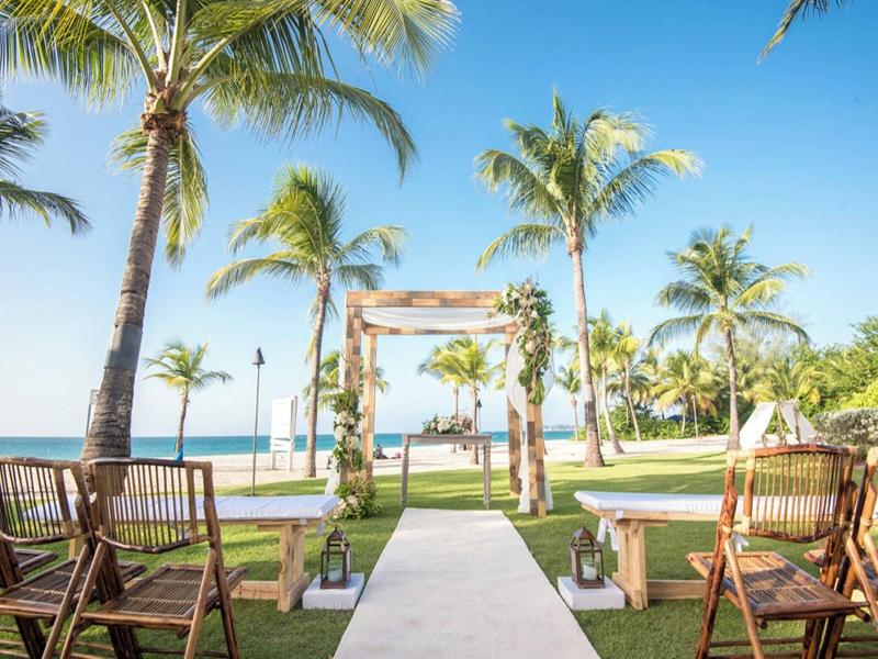 Courtyard Isla Verde Beach Resort image