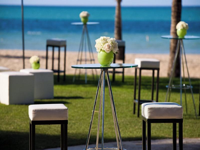 Courtyard Isla Verde Beach Resort image