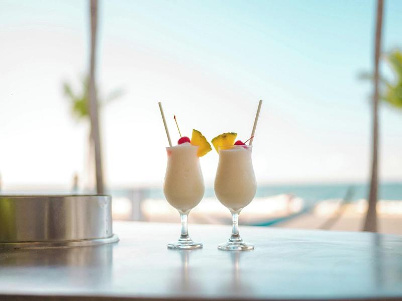 Courtyard Isla Verde Beach Resort image