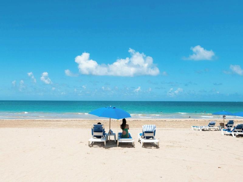 Courtyard Isla Verde Beach Resort image