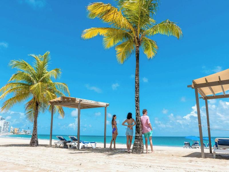 Courtyard Isla Verde Beach Resort image