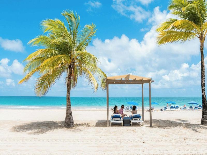 Courtyard Isla Verde Beach Resort image