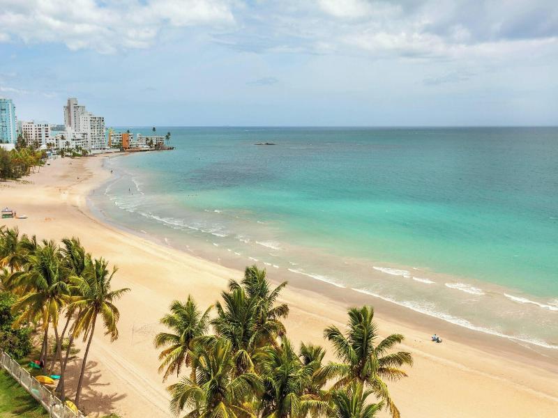 Courtyard Isla Verde Beach Resort image
