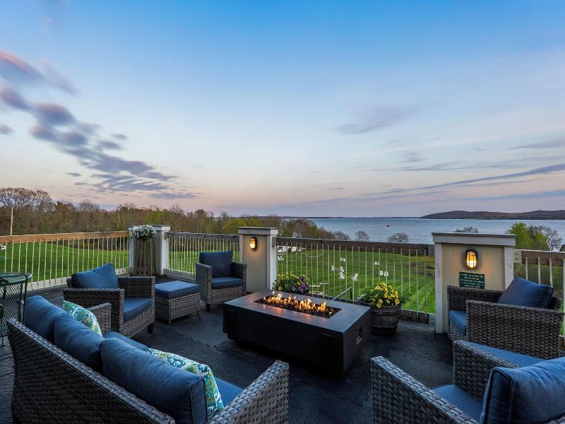 Fireside Inn & Suites Ocean's Edge