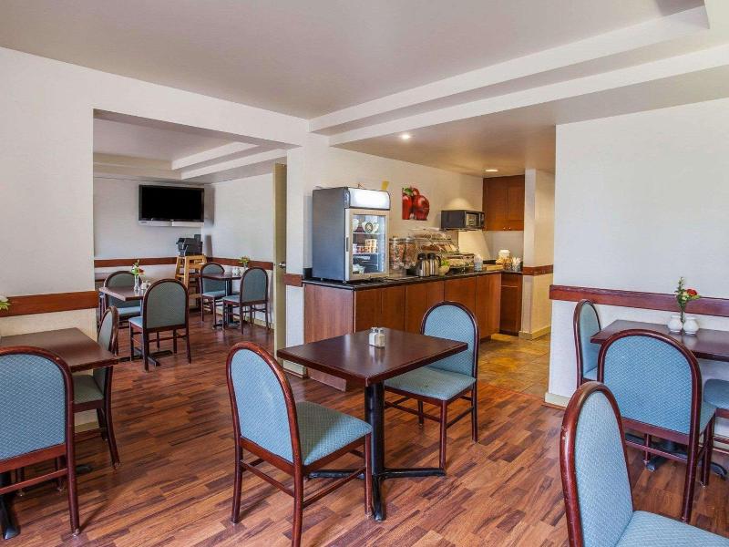 Quality Inn and Suites Everett image